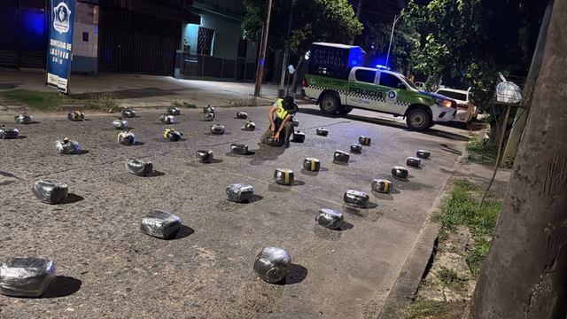 Desbaratan centro de acopio de drogas en Villa Luján: incautan 160 kilos de marihuana