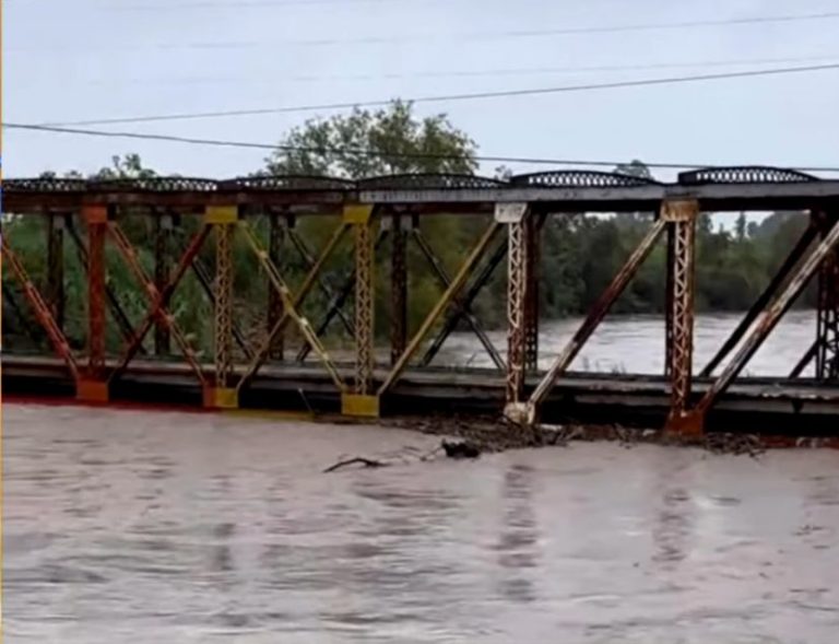 Inundación en Aguilares: el desborde del río Chico afecta a 15 viviendas