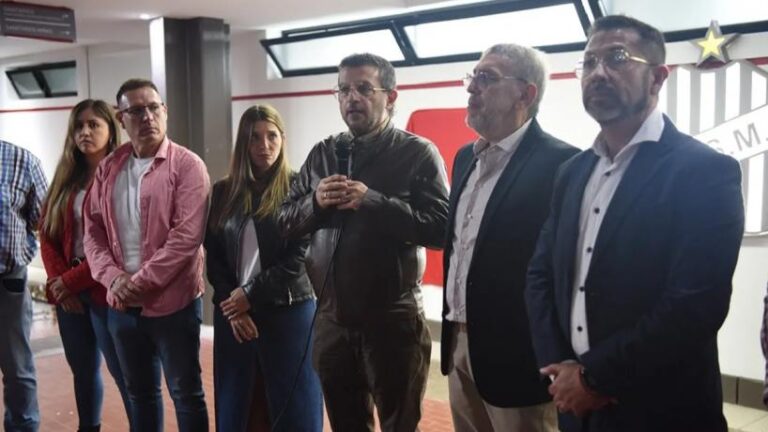 Después de las críticas de Mirkin, el saliente cisnerismo contraataca por la pesada herencia