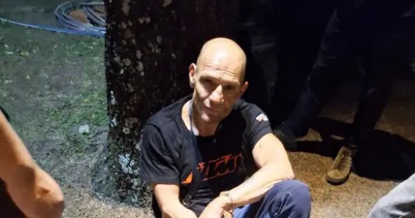 Sosa lucía mucho más flaco que en la foto de su currículum, en la página web de la empresa de Seguridad.