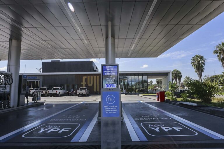 El Presidente de YPF anunció el lanzamiento de una estación de servicio con autodespacho en Famaillá