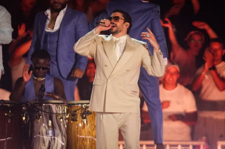 Bad Bunny cantó “De música ligera” en River y durante su primer recital en Argentina (Video)