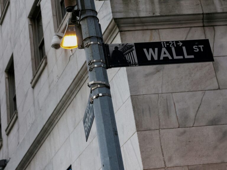 Mercado en shock: Wall Street cae y oro, petróleo y gas se disparan tras ataques en Irán