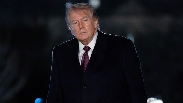 Ni Hitler se atrevió a tanto: Trump critica duramente al papa León XIV y abre un nuevo frente de tensión con los católicos