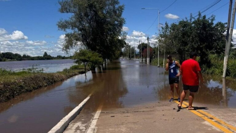 Expertos advierten que las inundaciones podrían provocar una catástrofe en el Área Metropolitana de Tucumán por la falta de absorción del suelo