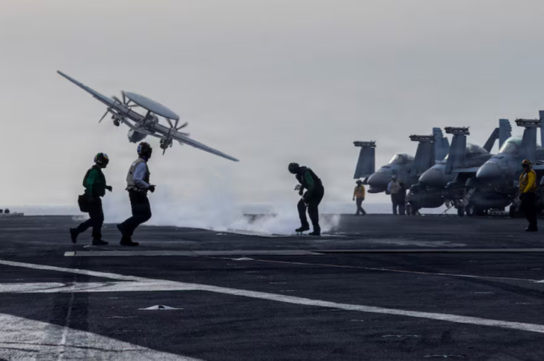 Operación de alto riesgo: cómo EEUU rescató al tripulante del F-15 derribado por Irán en una compleja misión militar