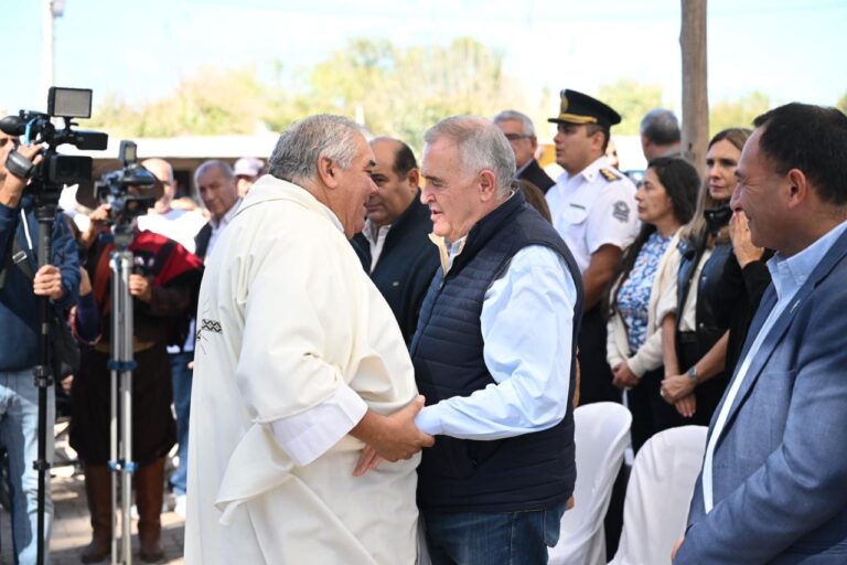 Jaldo participó de la tradicional misa en honor a San Francisco Solano en Trancas y pidió por las familias afectadas por inundaciones