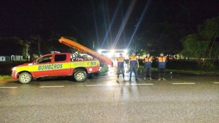 Emergencia en el sur tucumano: intenso operativo de rescate por el desborde de ríos y canales ante el temporal
