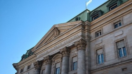 Cuánto hay que ganar para acceder a un crédito hipotecario de USD 75.000 en el Banco Nación