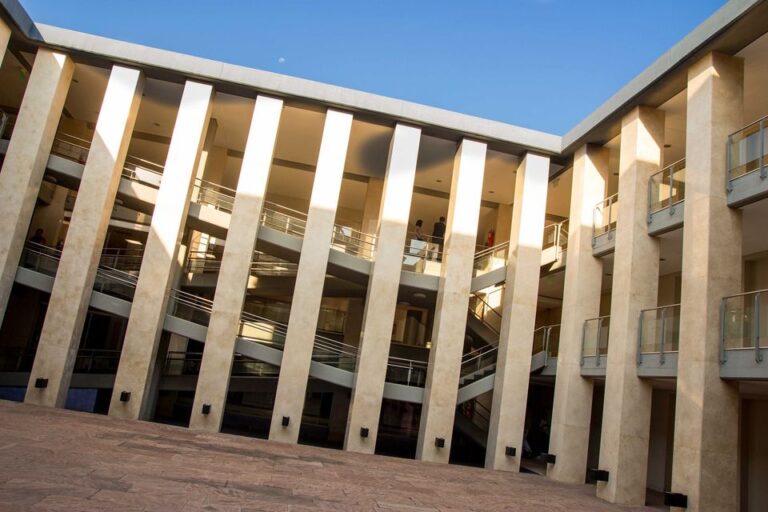 UNT: la Facultad de Derecho renueva su oferta de cursos y formación profesional