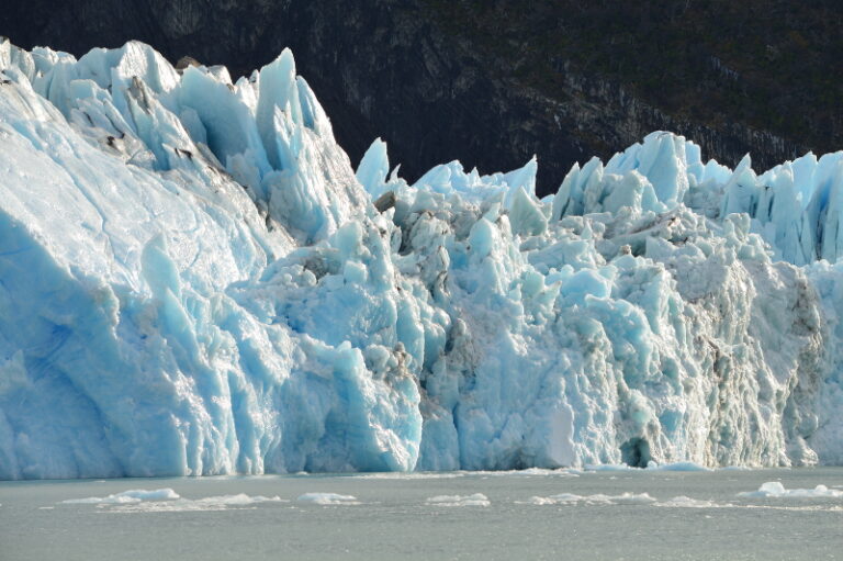 Qué establece la Ley de Glaciares y cuáles son los principales cambios que propone su reforma