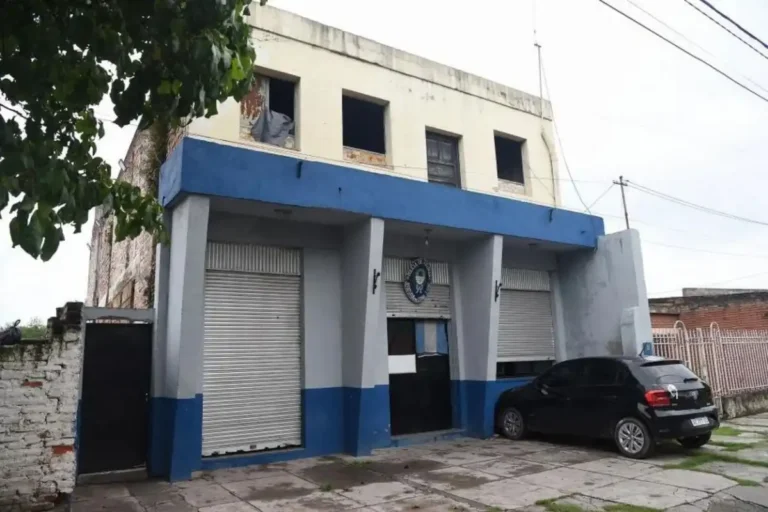 Policías acusados de secuestrar y extorsionar a un joven: chats revelan pedidos de rescate