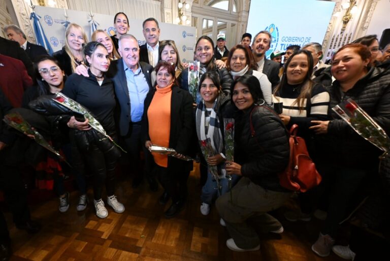 Jaldo entrega equipamiento y firma convenios por más de $168 millones para fortalecer cooperativas en Tucumán