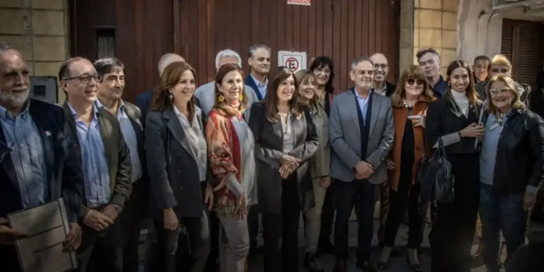 Editorial: Una lección republicana y una reprimenda a los aduladores del poder en la UNT