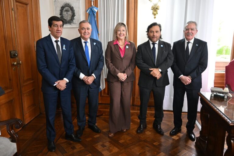 Jaldo y Monteoliva encabezaron el Consejo Federal de Seguridad Interior en Tucumán
