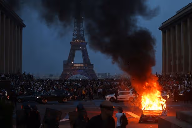 Video: Incidentes y detenciones empañan los festejos por el bicampeonato del PSG en la Champions League