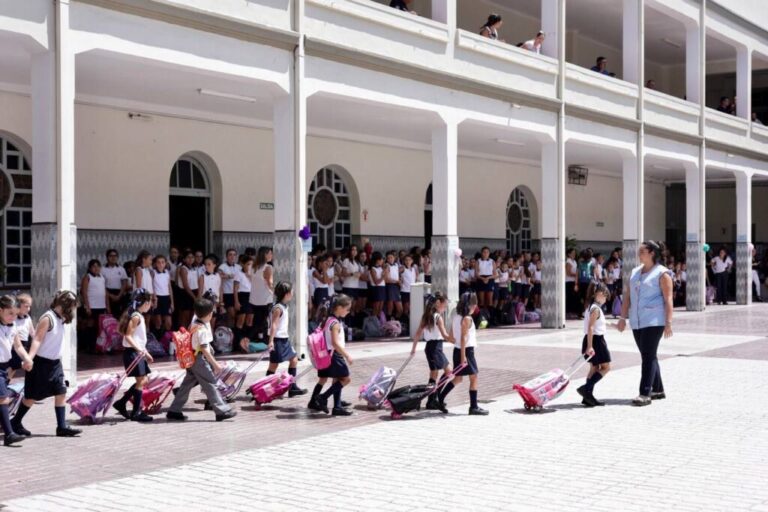 Colegios privados en Tucumán enfrentan persistente morosidad y pérdida de matrícula en contexto económico complejo