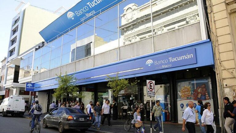 Gremio bancario y empresarios acuerdan actualización salarial récord que supera los $2.4 millones