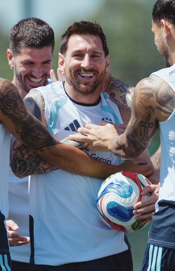 «¿Quién es el mejor del mundo?»: Messi es protagonista también fuera de la cancha