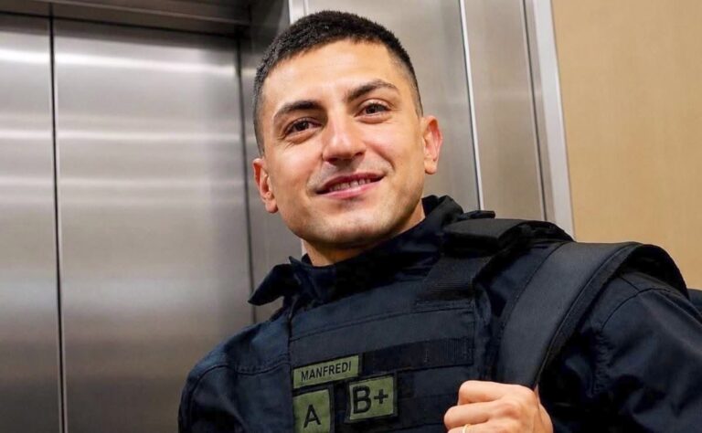 Video: Masiva despedida a Arnaldo Manfredi, el policía federal tucumano asesinado en Rosario