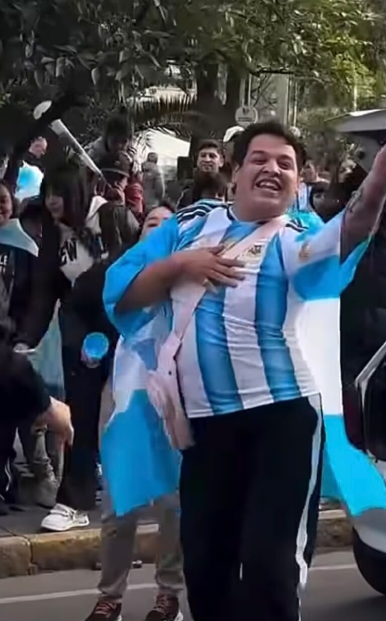 VIDEO: Un tucumano se volvió viral por su particular baile para alentar a la Selección Argentina