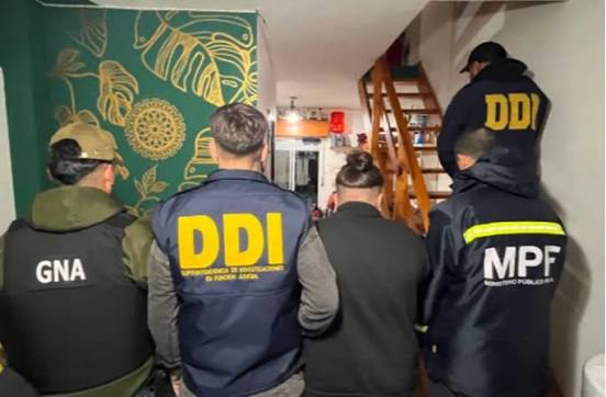 De Mar del Tuyú a Tucumán: traslado de acusado por asesinato de Alejandra Benítes y ataque a su acompañante