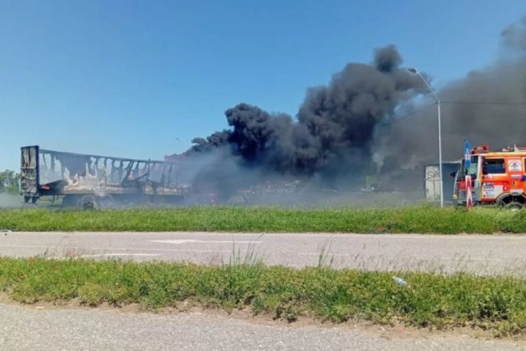 Dos camioneros fallecieron tras un choque frontal e incendio en la Ruta Nacional 34, en Santiago del Estero