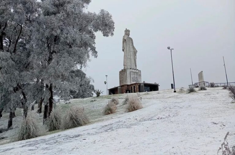 ¿Termos listos y rumbo al cerro?: Crecen las probabilidades de nieve en Tafí del Valle y San Javier y ya preparamos la ida en familia