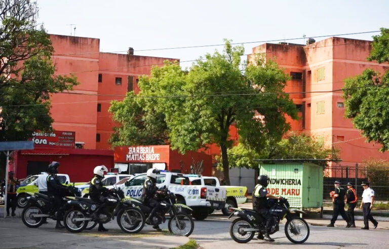 Psicosis en el barrio Oeste II: vecinos denuncian que las bandas usan las redes sociales para infundir temor
