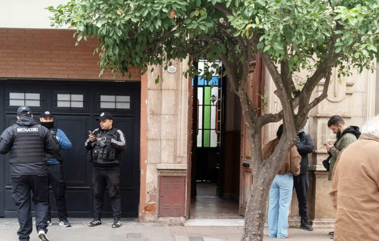 Investigan la muerte de una mujer de 89 años en Barrio Sur: hallaron su casa revuelta y sospechan de un robo