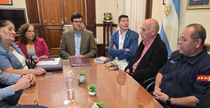 Seguridad analizó con los Bomberos Voluntarios medidas para reforzar seguros, subsidios y equipamiento