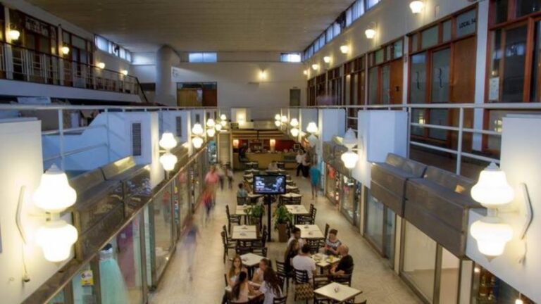 Atravesar el centro sin pisar la calle: el «circuito bajo techo» ideal para los días de calor o lluvia en Tucumán