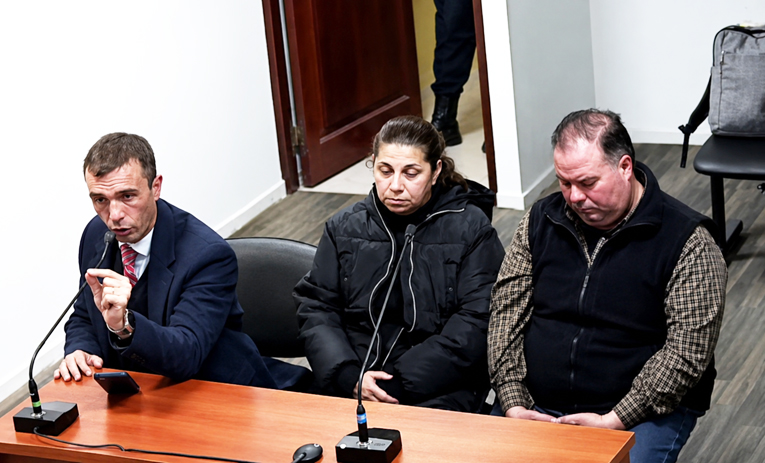 Procesaron a un matrimonio acusado de comercializar cannabis: afirman que cultivaban para la medicina de su hijo