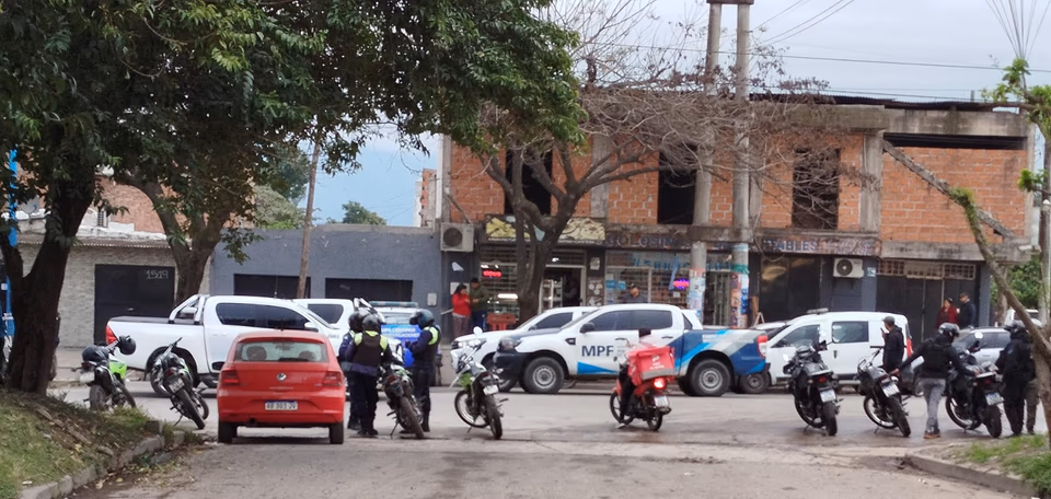 Asesinaron a un policía de 22 años para robarle la moto y buscan a los responsables en Tucumán - El
