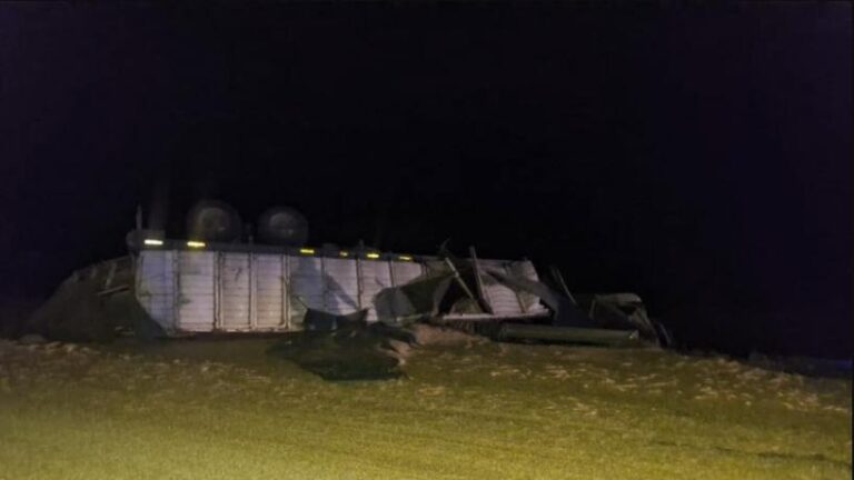 Tragedia en la autopista a Famaillá: murió un camionero tras volcar sobre la Ruta 38