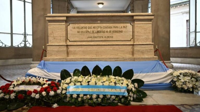 Alberdi, la justicia y los nuevos desafíos de la abogacía: el Gobierno de Tucumán homenajeó al prócer y al Colegio de Abogados