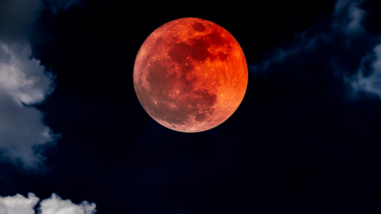 Eclipse lunar: a qué hora se podrá ver en Tucumán y por qué la Luna se teñirá de rojo