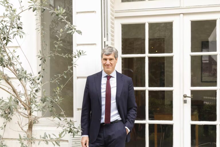 De Macri a Cisneros: El prestigioso abogado Saravia Frías fue involucrado en un millonario perjuicio a la Caja Popular