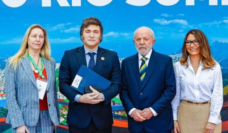 Milei combina gira regional y decreto militar con Brasil en medio de una encuesta adversa
