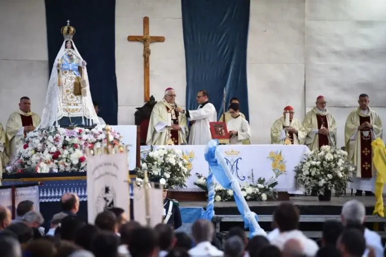 El arzobispo Sánchez llamó a “abrazar a todos” durante la celebración por la Virgen de la Merced