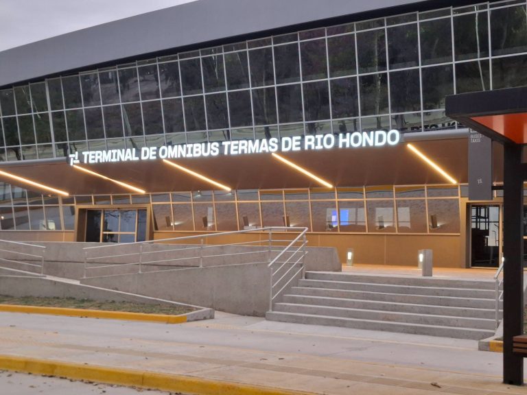 La nueva terminal de la ciudad termal ya recibe a las empresas de transporte y se inaugurará el próximo lunes
