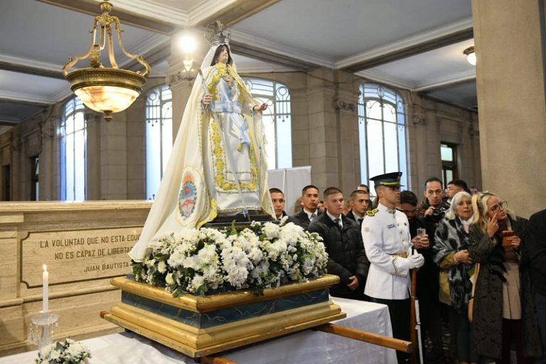 La Virgen de la Merced llegó a Casa de Gobierno antes de la gran celebración del 24 de septiembre