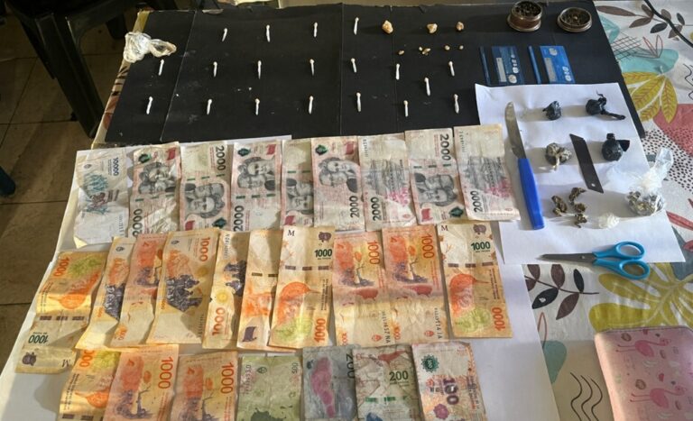 Un allanamiento por un robo terminó con dos detenidos por presunto narcomenudeo en Alderetes