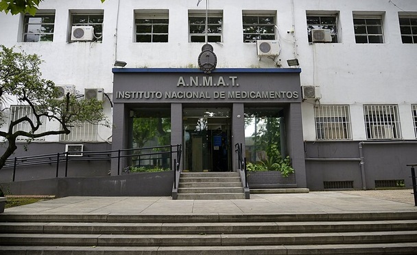 Resolución de la ANMAT: retiran la habilitación a dos conocidos laboratorios tucumanos - El Federalista