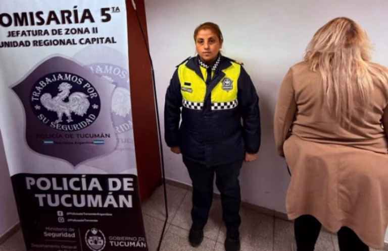 La sorprendieron con las tarjetas de una compañera y terminó aprehendida