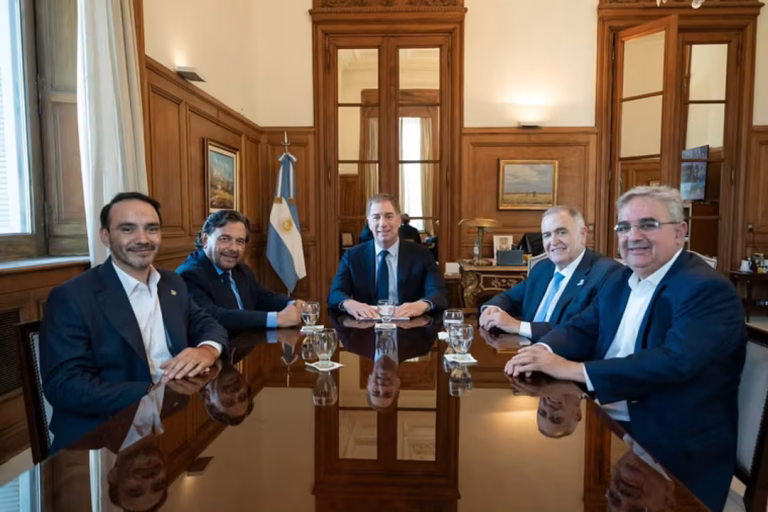 Jaldo se reunió con Santilli y marcó su postura ante el Presupuesto 2027: apoyo en estudio y reclamo por obras para Tucumán