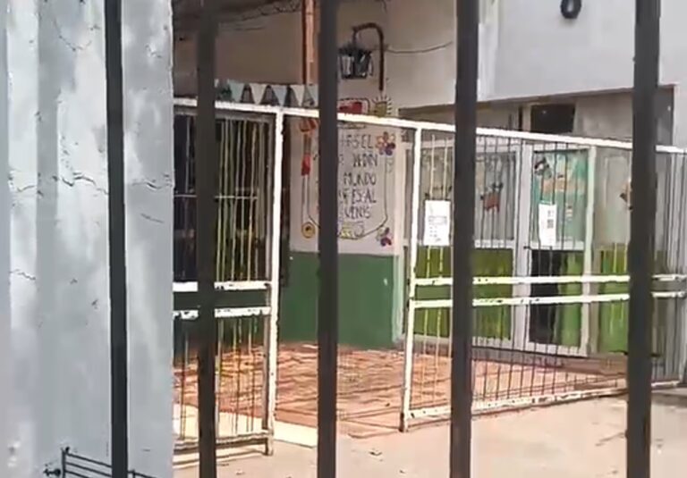 Tensión en un colegio de Tafí Viejo: denuncias por los celulares y una fuerte disputa por la conducción