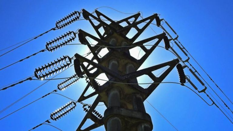Tucumán busca que Nación subsidie el consumo extra de luz por el calor y apunta a cubrir hasta 550 kWh