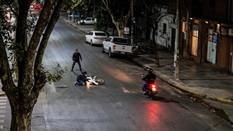 Motoarrebato en pleno centro: el 911 permitió detener al sospechoso en avenida Sarmiento