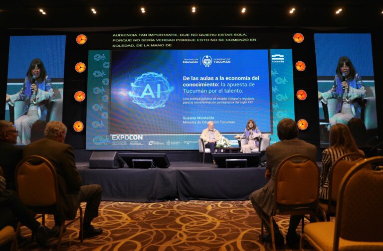 Tucumán apuesta por la inteligencia artificial en las aulas: más de 20.000 docentes ya participan del